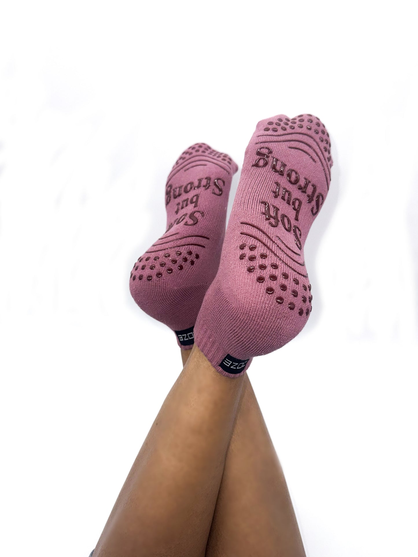 Medias rosadas con grip antideslizante para Pilates, Yoga y Lagree – Doze