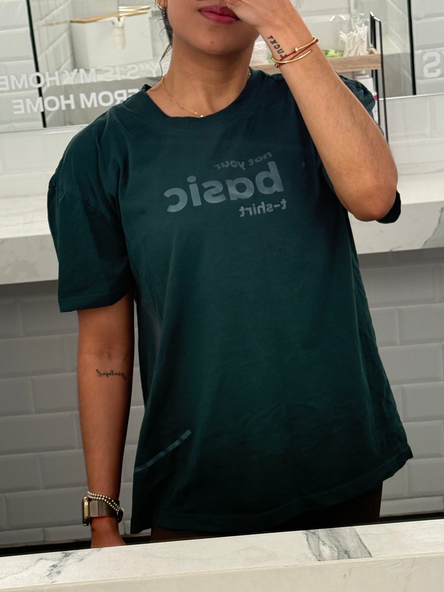 T-shirt oversize unisex en rosa verde y negro