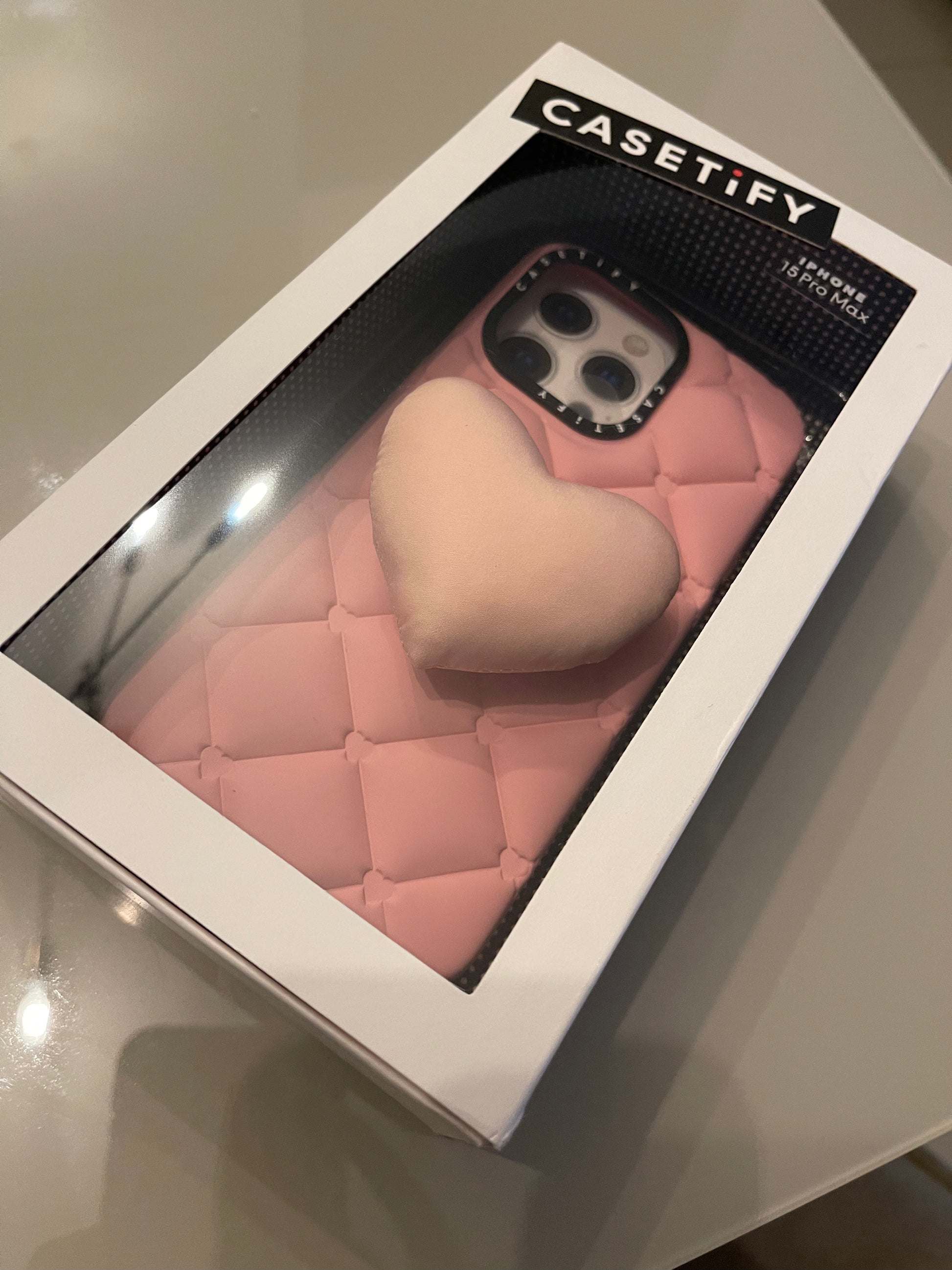 Funda Casetify rosa modelo Grippy Case para iPhone 15 Pro Max