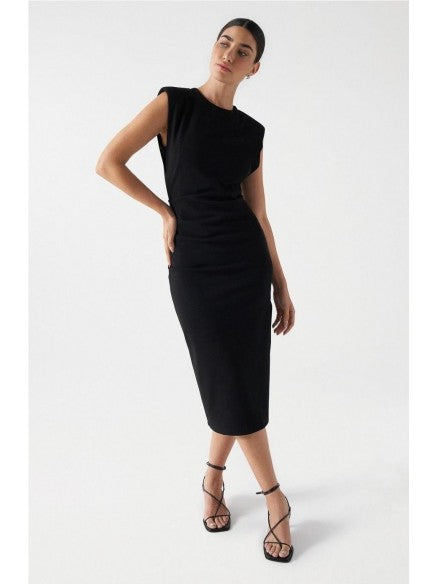 Vestido midi negro Zara con hombreras talla S